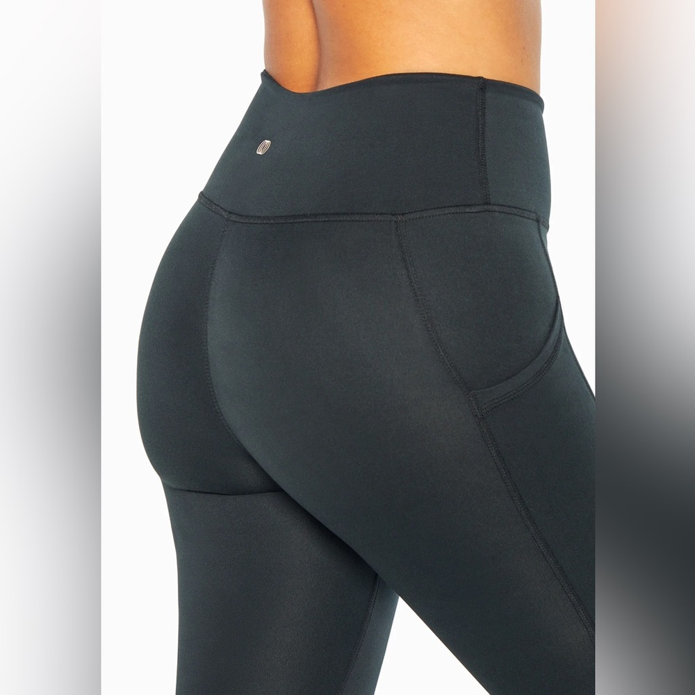 Balance collection Black High-Waisted Leggings with side pockets